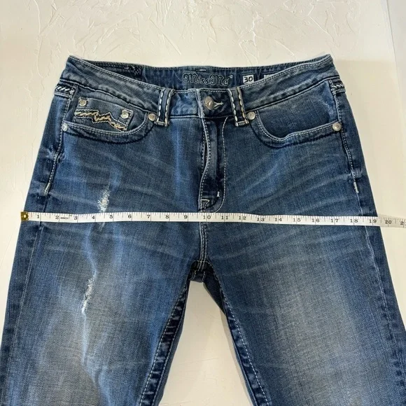 Miss Me Boyfriend Capri Jeans - Picture 9 of 11